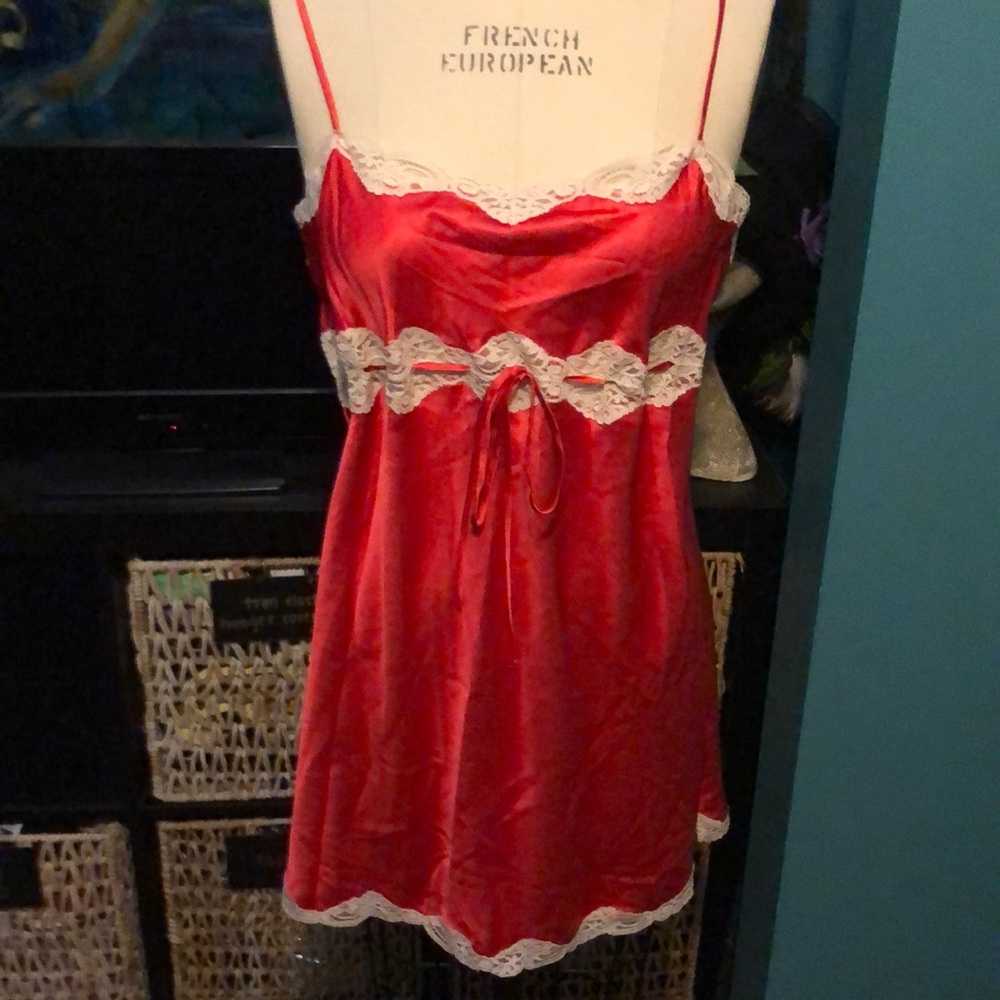 Victoria’s Secret Cherry red silky chemise with lace & drawstring Sz lg